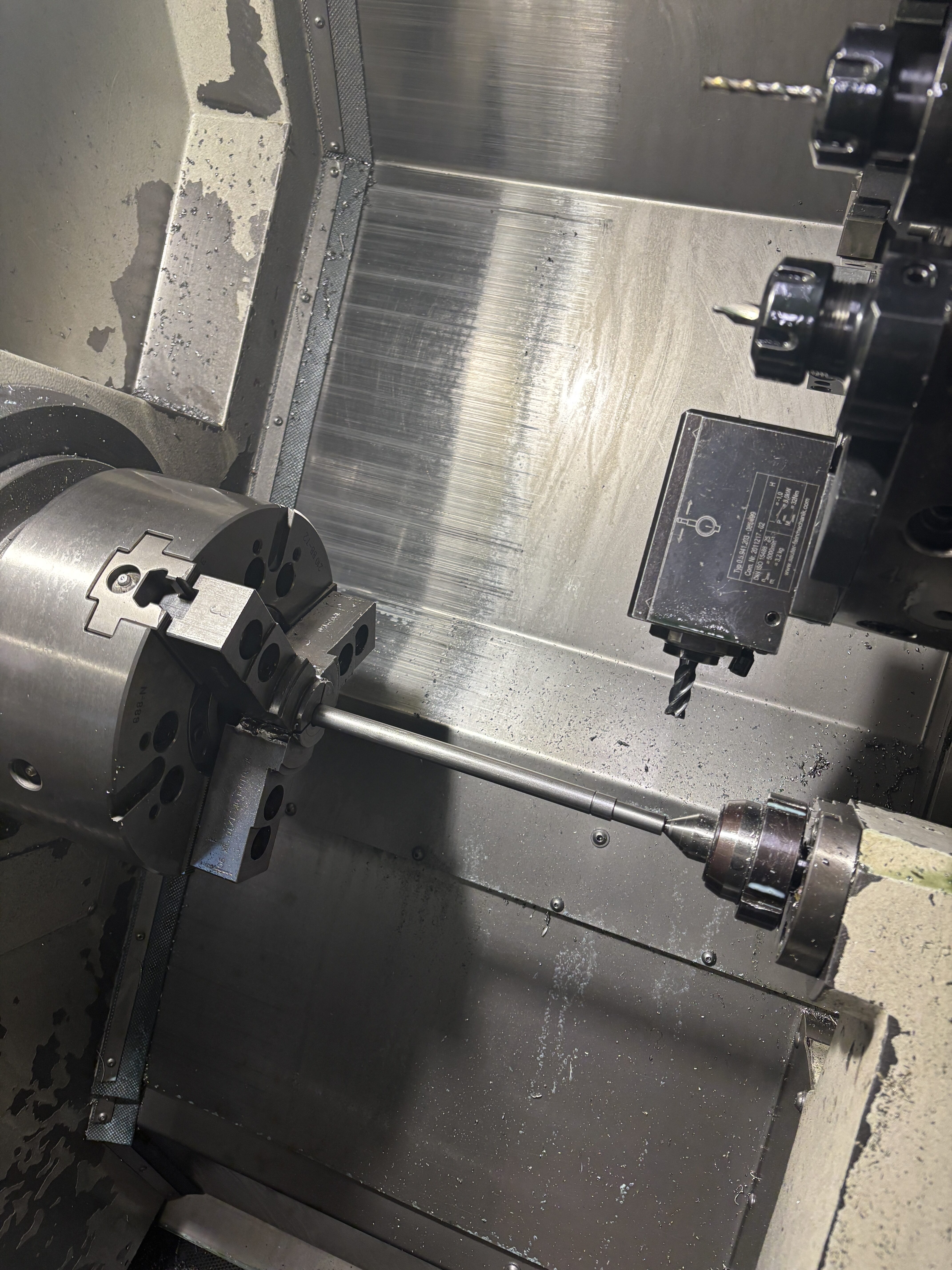 Frezowanie stali na tokarce CNC – hybrydowa obróbka stali CNC